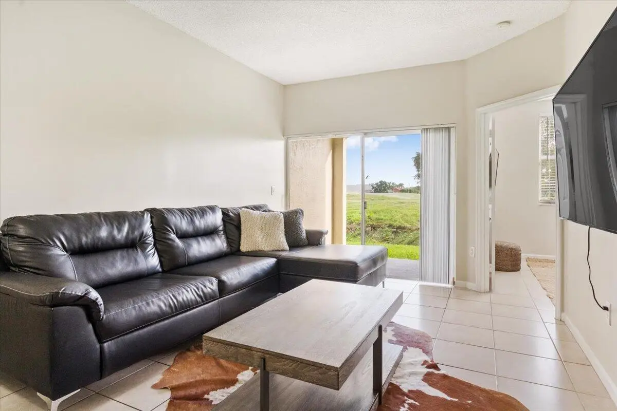 6 - Living Room at 2060 GREENVIEW SHORES Boulevard 308, Wellington