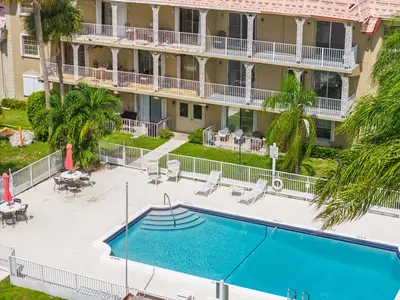 495 SE 8th Street 242, Deerfield Beach – Townhouse for sale