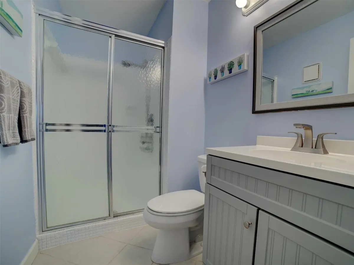 Photo 8 at 400 SW Golfview Terrace 111, Boynton Beach