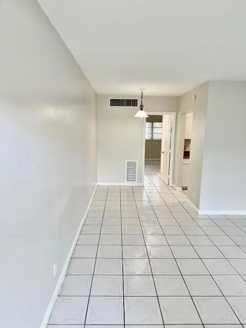 Entry way at 2303 S Federal Highway 5, Boynton Beach