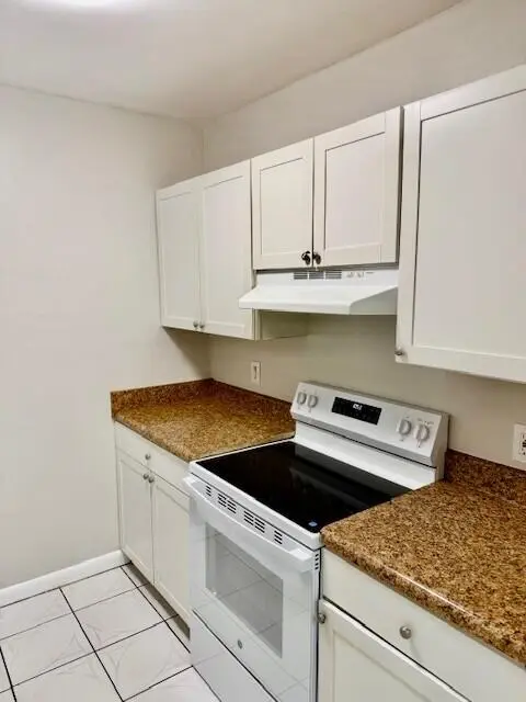 Kitchen at 2303 S Federal Highway 5, Boynton Beach