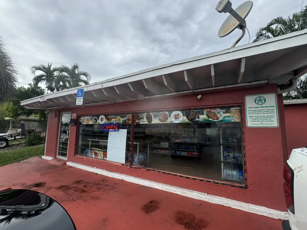 IMG_2914 - jpg at 261 E COMMERCIAL Boulevard, Oakland Park