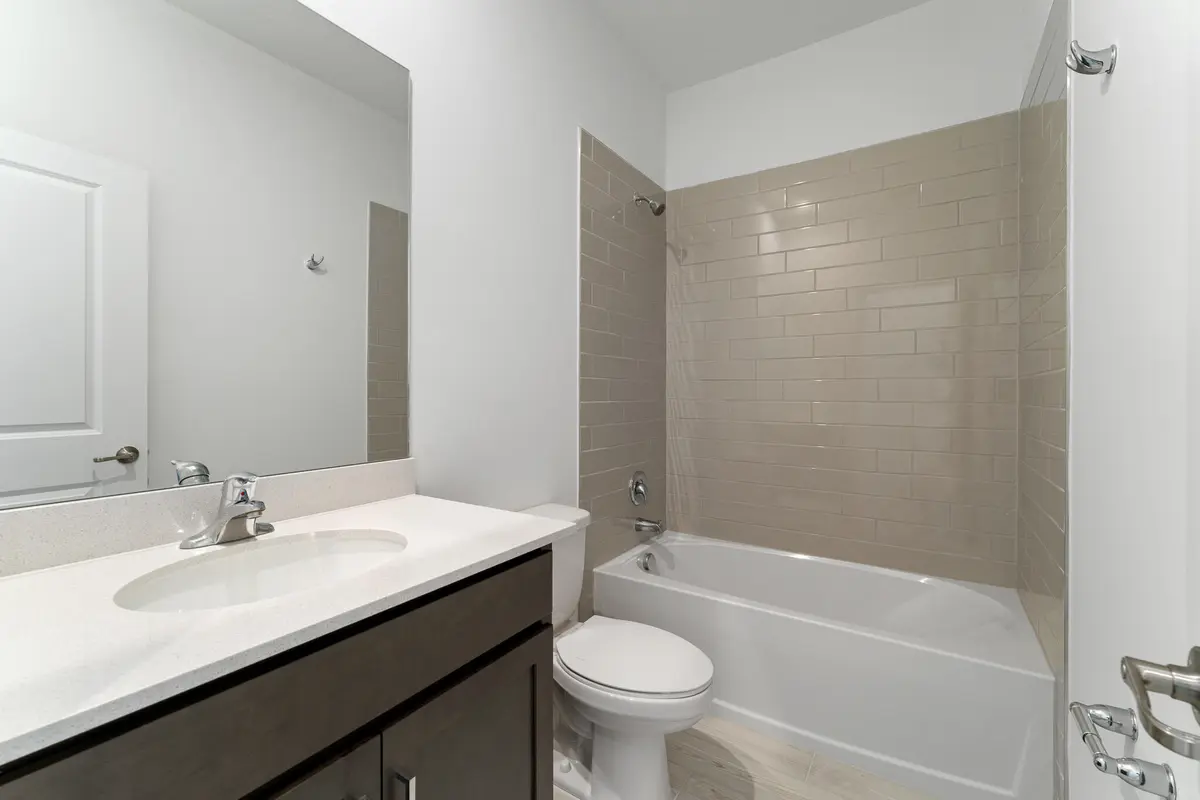 US_SEF_Dakota_Lot 85_Bath 2 at 9887 SW TORQUAY Drive, Port St. Lucie