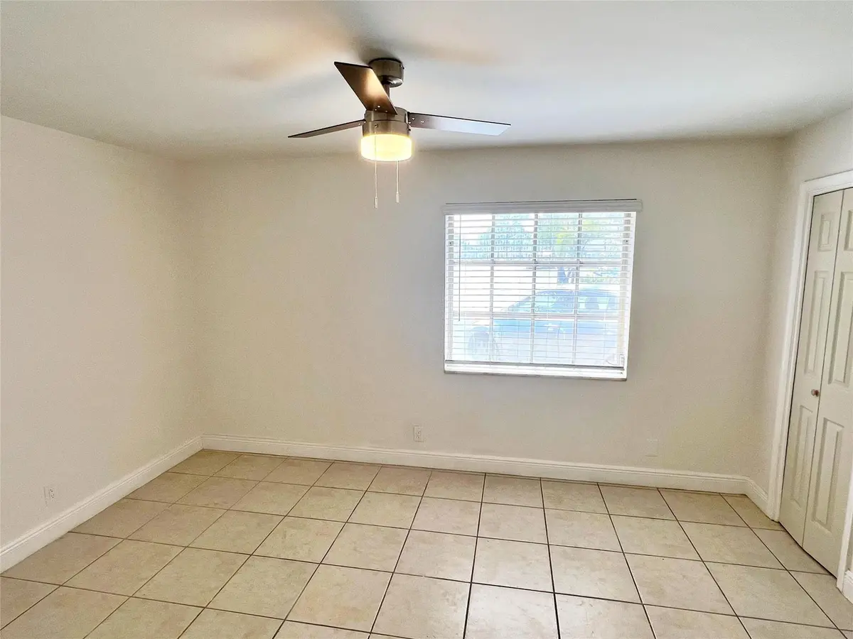 Photo 5 at 248 SE 8TH Terrace, Deerfield Beach