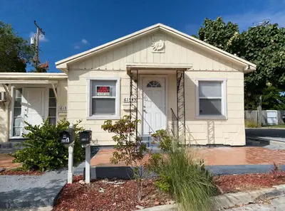 617 N Dixie Highway, Lake Worth Beach – mixed-use property for sale