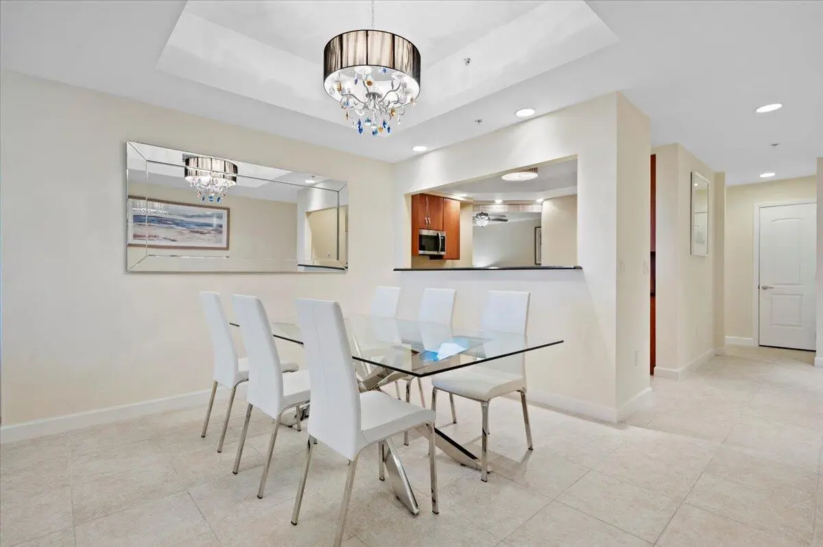 dining at 801 S Olive Avenue 601, West Palm Beach