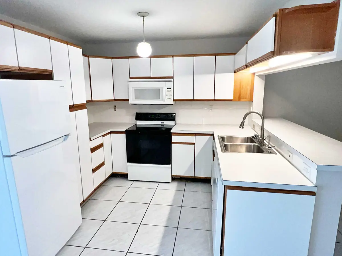 Kitchen at 248 SE 8TH Terrace, Deerfield Beach