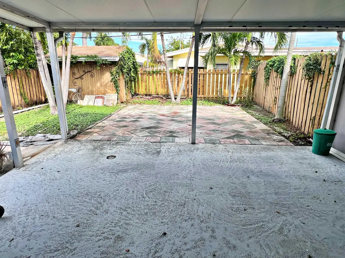 Back Yard at 248 SE 8TH Terrace, Deerfield Beach