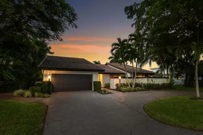3527 Pine Lake Court, Delray Beach – Single Family Residence for sale