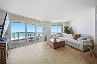 5051 N Highway A1a 11-2, Hutchinson Island – Condominium for sale