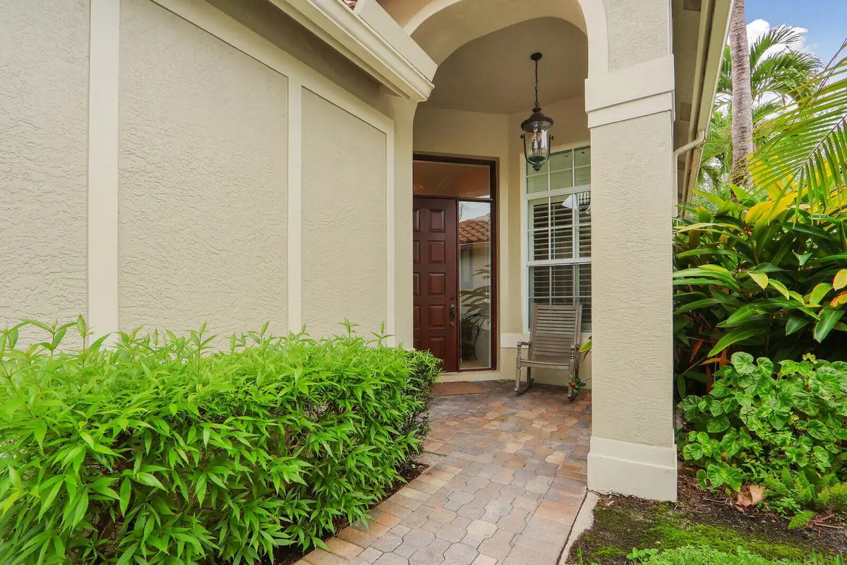 Entrance at 2675 PLAYERS Court, Wellington