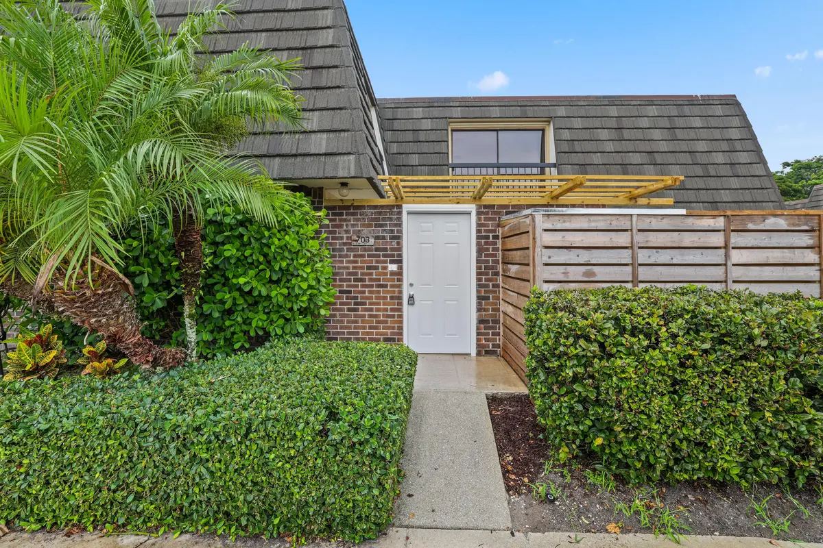 front at 703 7th Terrace, Palm Beach Gardens