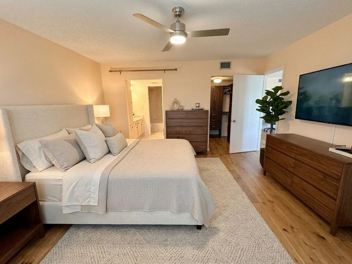 Untitled design at 1101 COLONY POINT Circle 220, Pembroke Pines