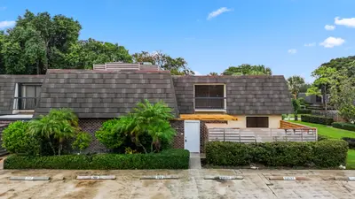703 7th Terrace, Palm Beach Gardens – Townhouse for sale