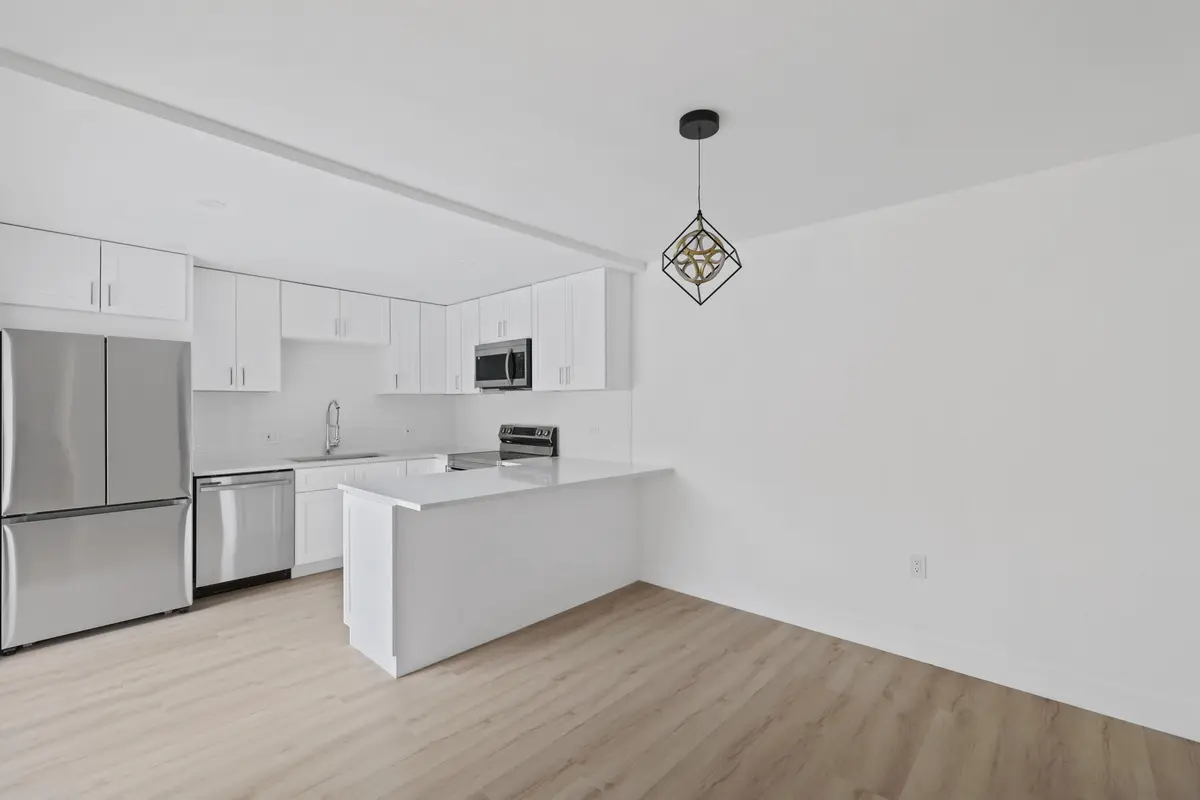 kitchen at 703 7th Terrace, Palm Beach Gardens