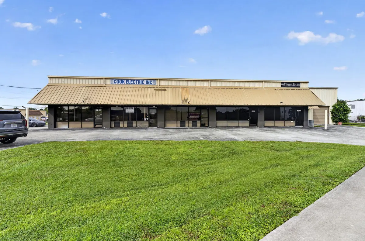 2-web-or-mls-_MLP0585 at 4248 SE COMMERCE Avenue, Stuart