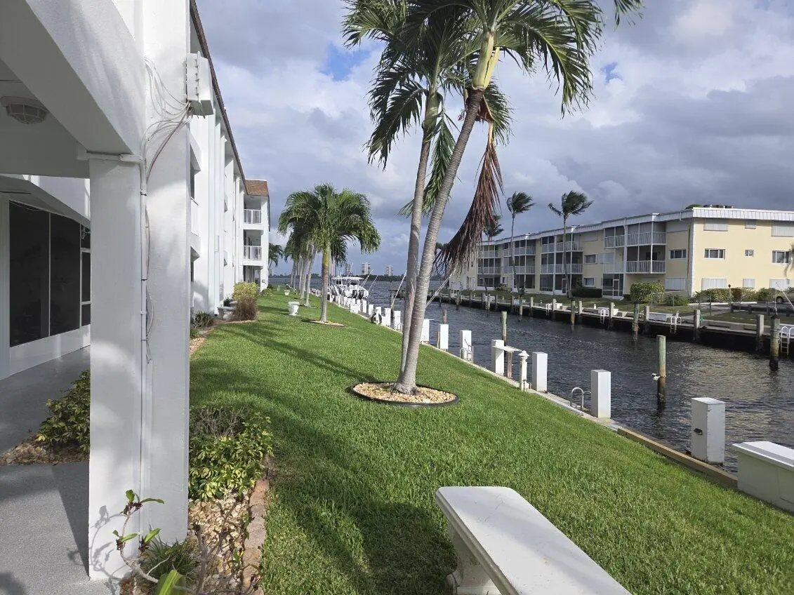 110 Shore Court 112-B, North Palm Beach, FL – photo 3
