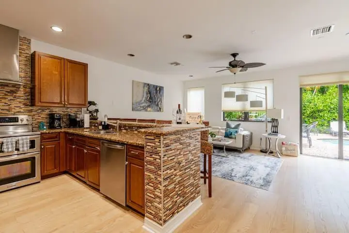 IMG_8946 at 540 NE 17TH Avenue, Fort Lauderdale