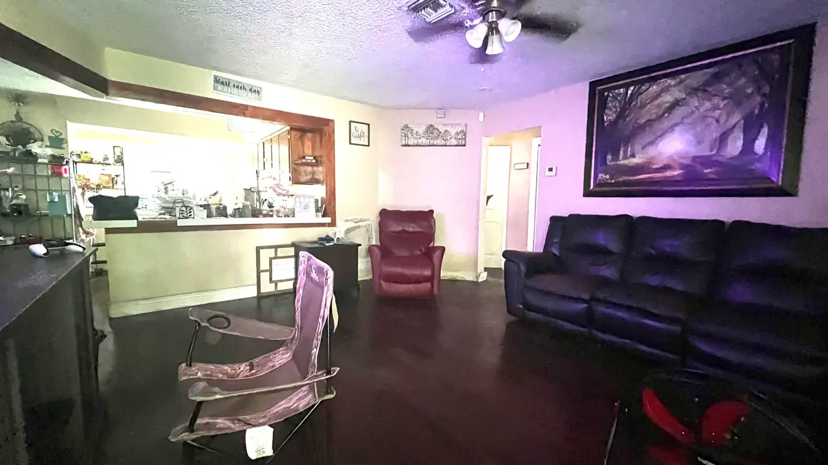 IMG_5306 at 3999 NW 36TH Street, Lauderdale Lakes