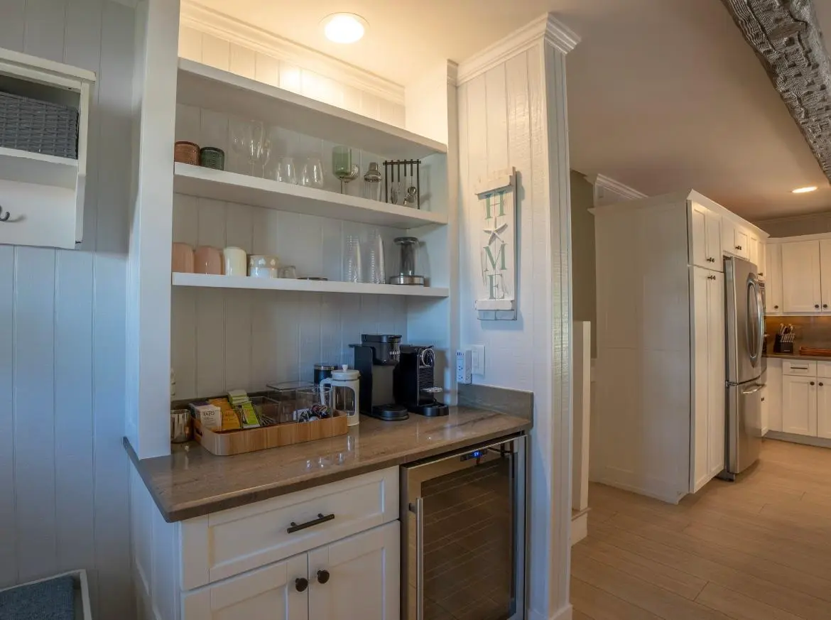 Bar area at 14049 PORT Circle, Palm Beach Gardens