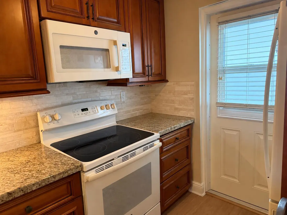 kitchen at 1427 E Hillsboro Boulevard Apt 528, Deerfield Beach