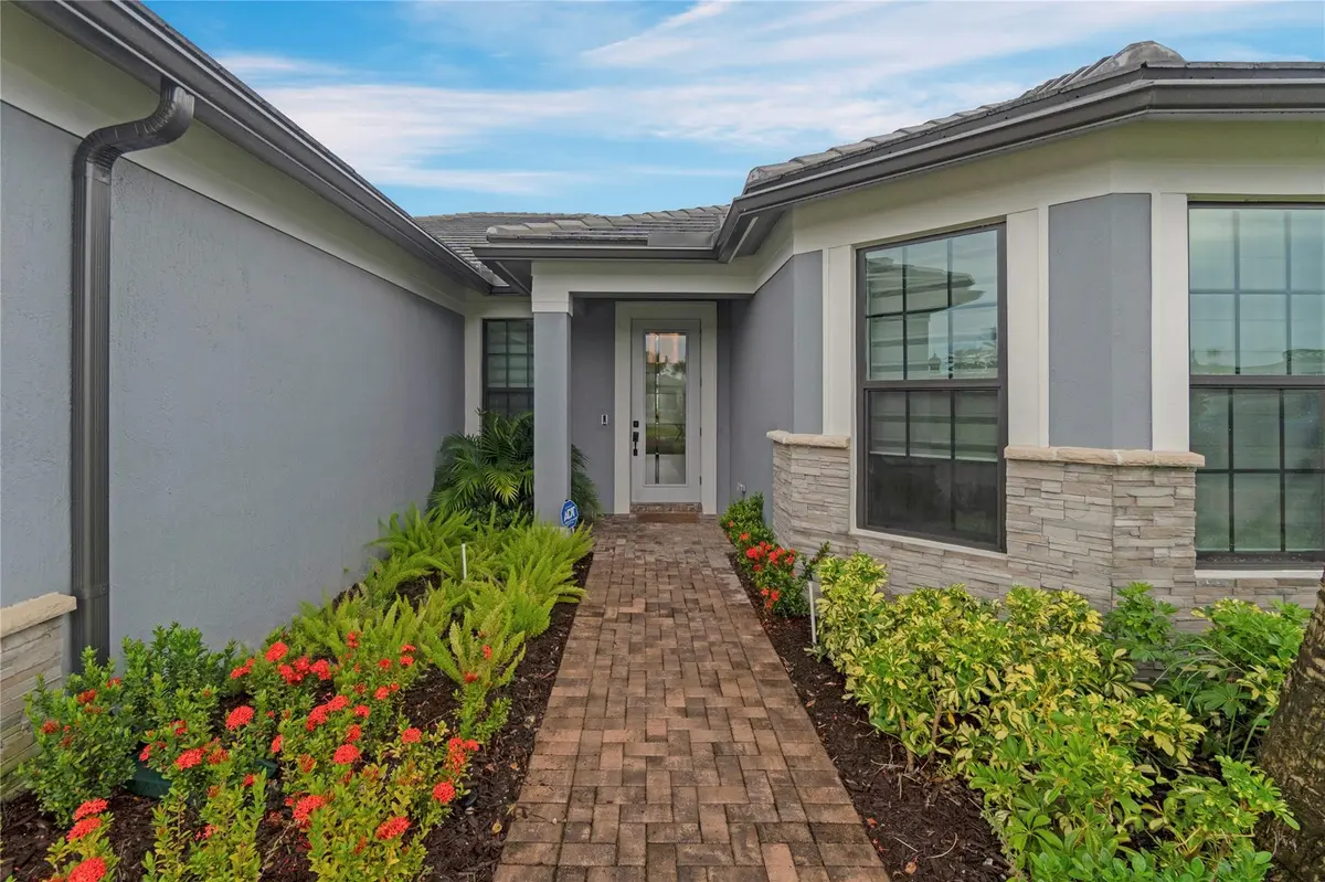 Photo 5 at 4566 Silverwood Lane, Oakland Park