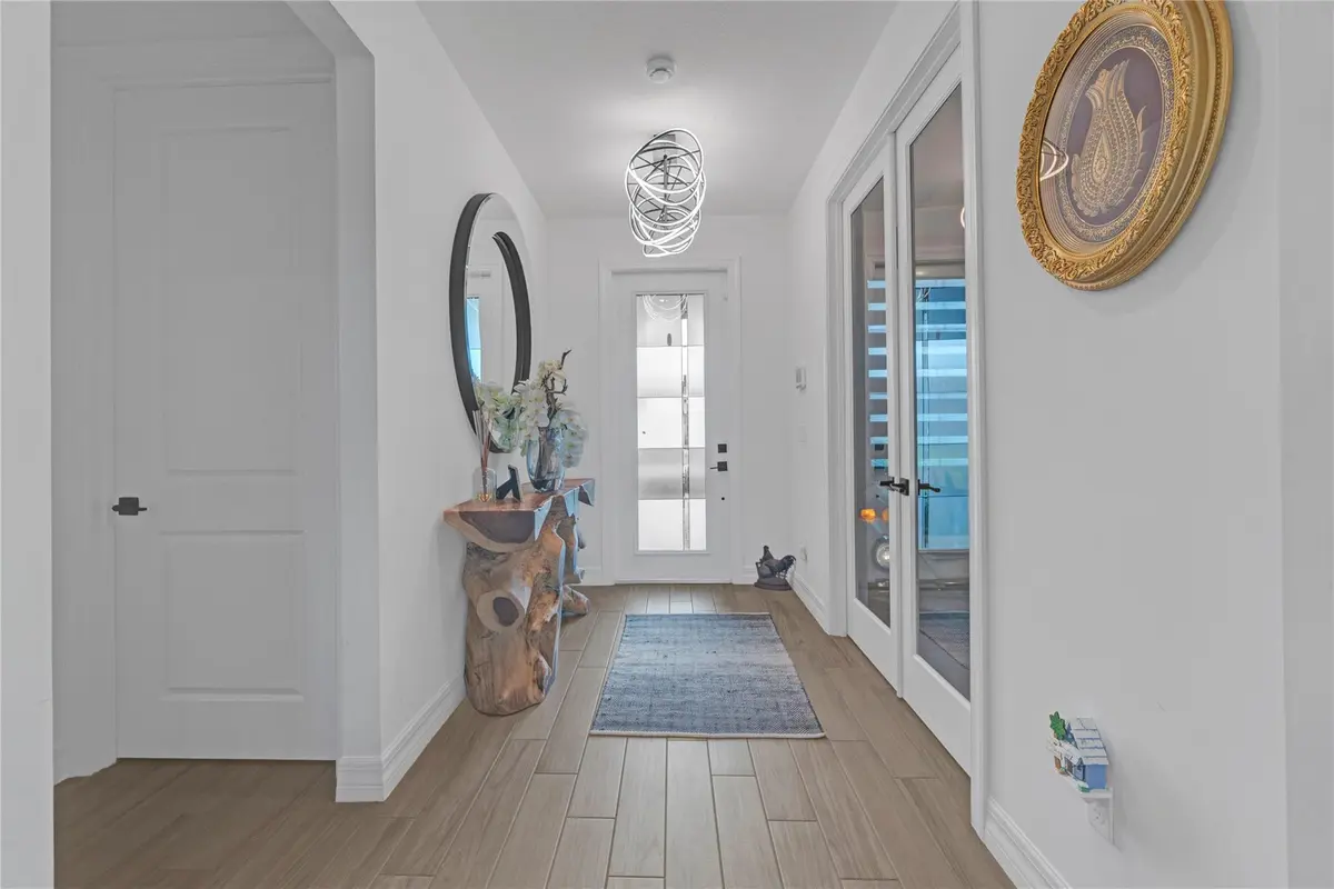 Photo 6 at 4566 Silverwood Lane, Oakland Park