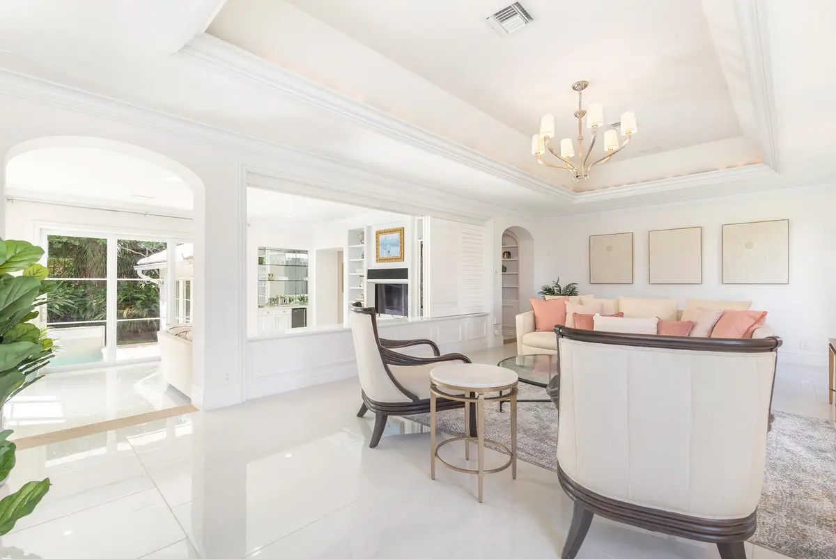 low-5 at 216 BAHAMA Lane, Palm Beach