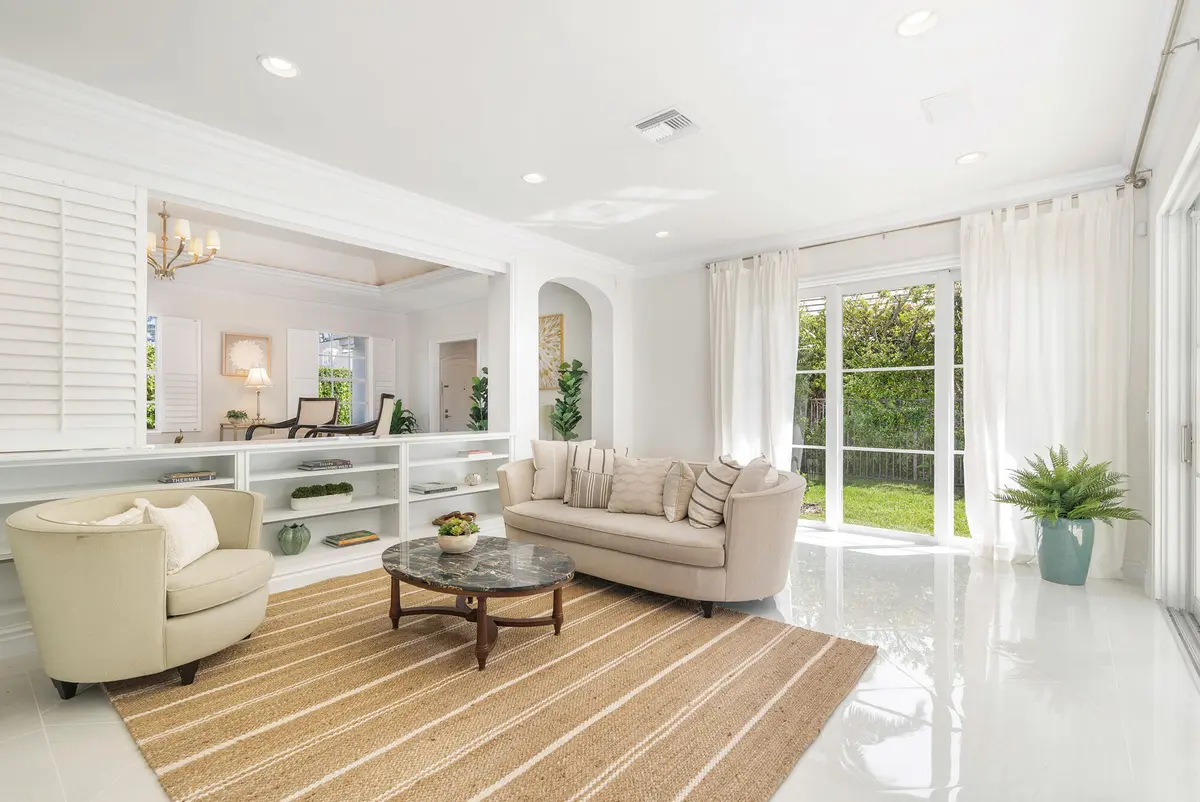 low-9 at 216 BAHAMA Lane, Palm Beach