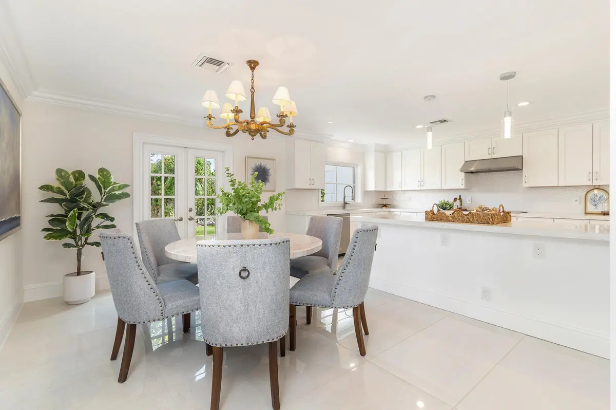 low-11 at 216 BAHAMA Lane, Palm Beach