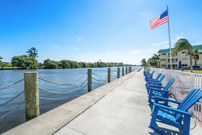 16 Colonial Club Drive 103, Boynton Beach – Condominium for sale