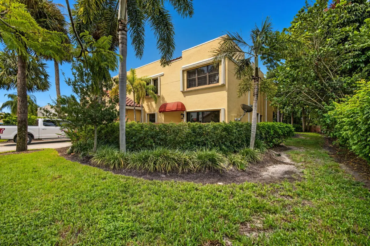 1-web-or-mls-S7X2a at 42 Uno Lago Drive, Juno Beach