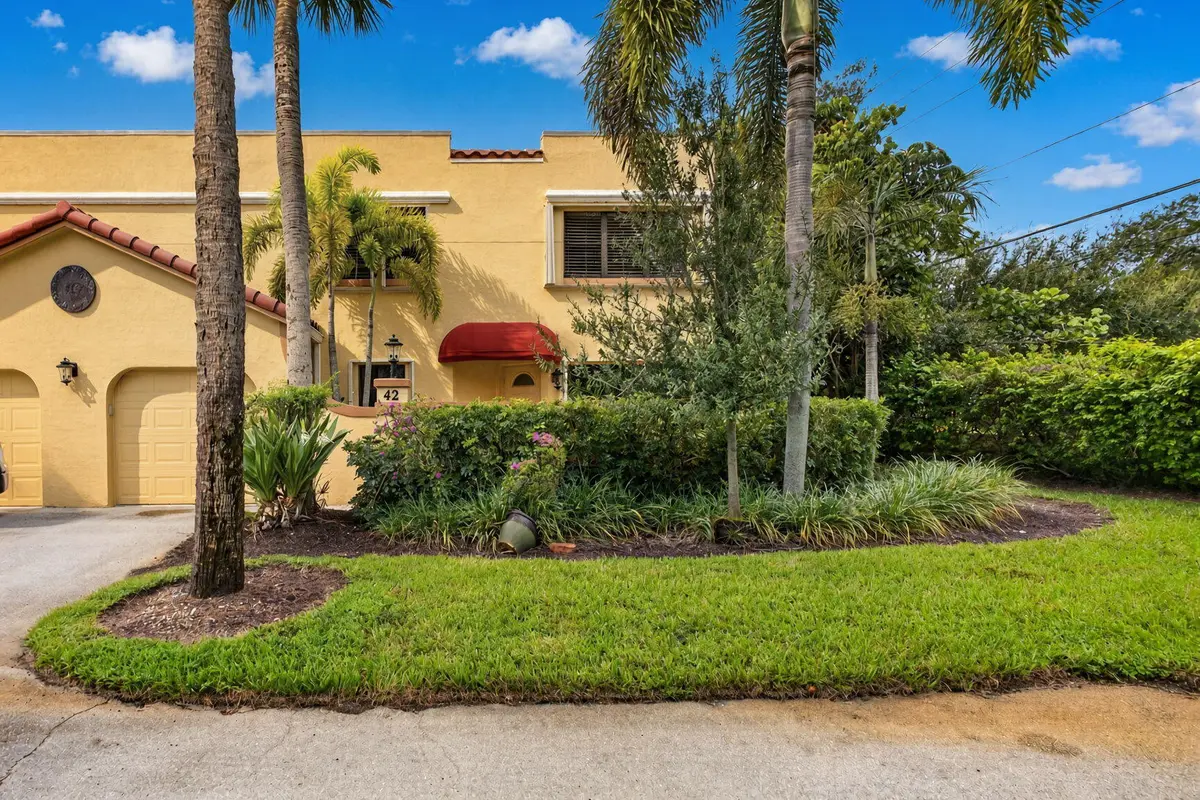 2-web-or-mls-jkU6I at 42 Uno Lago Drive, Juno Beach