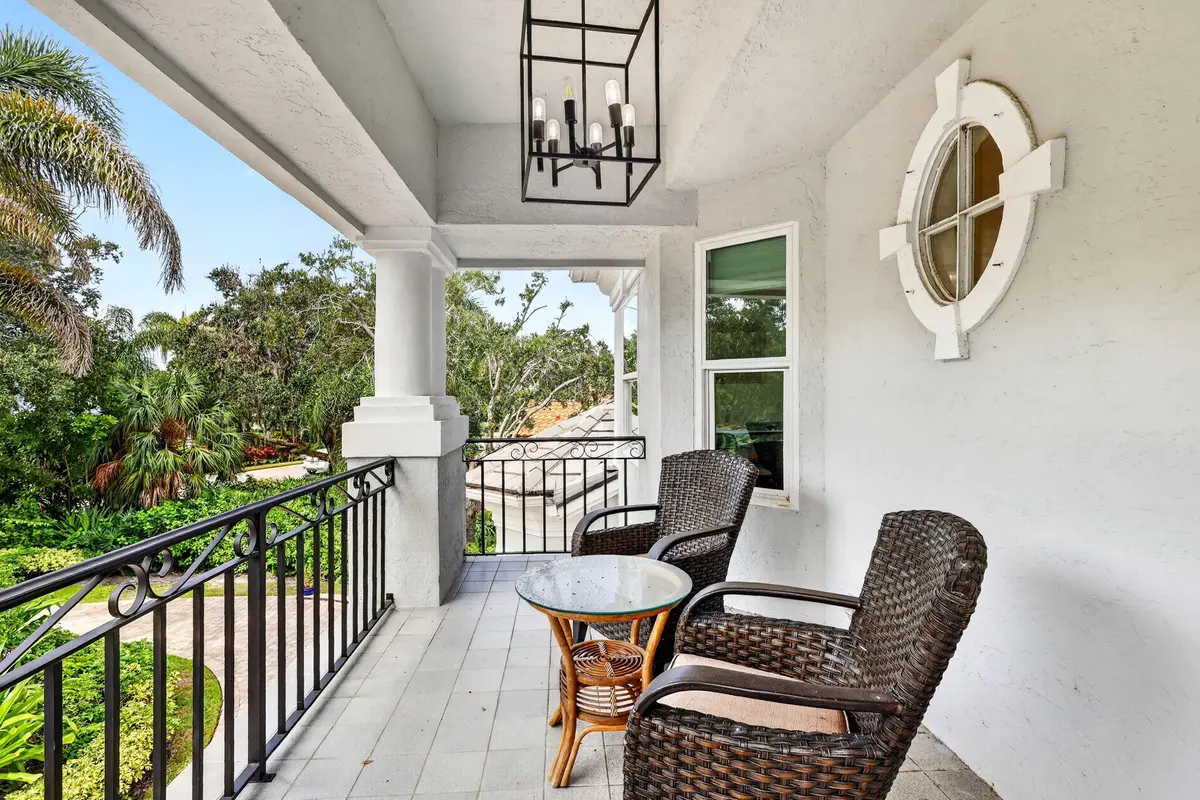 71-web-or-mls-5P1A0214 at 700 MARBRISA RIVER Lane, Vero Beach
