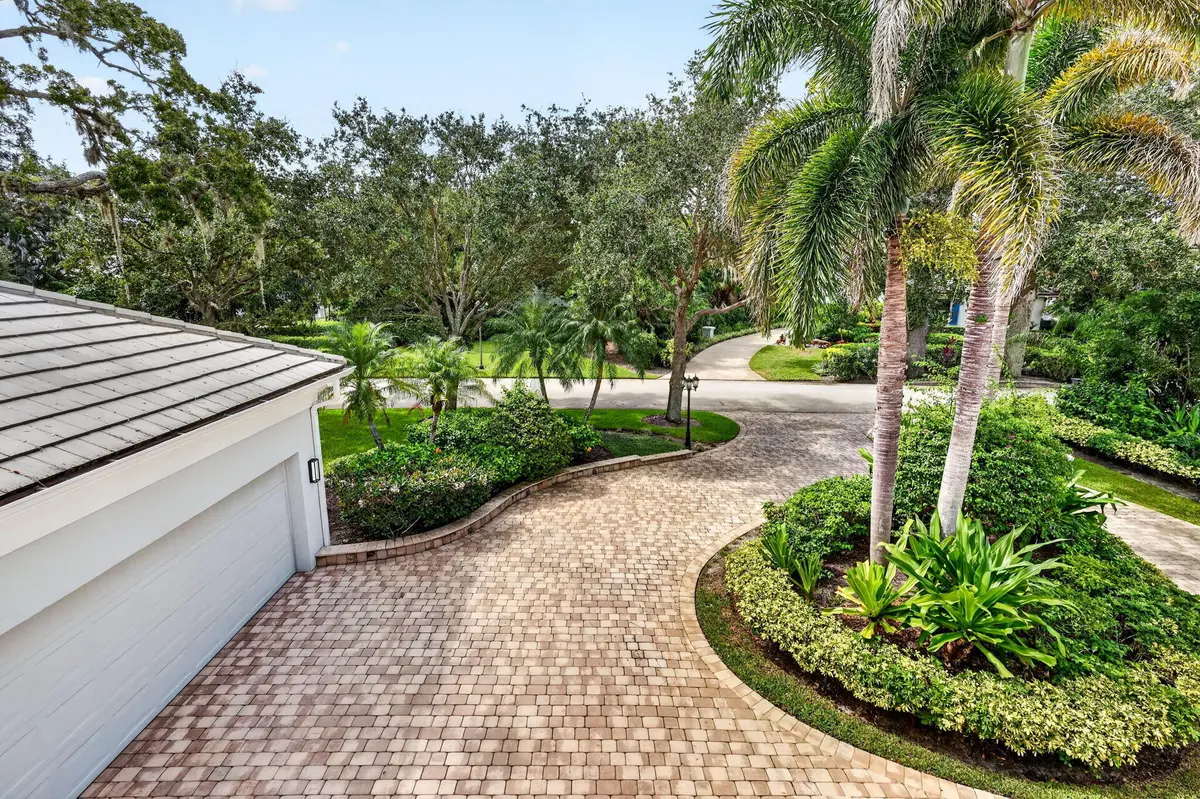 74-web-or-mls-5P1A0228 at 700 MARBRISA RIVER Lane, Vero Beach