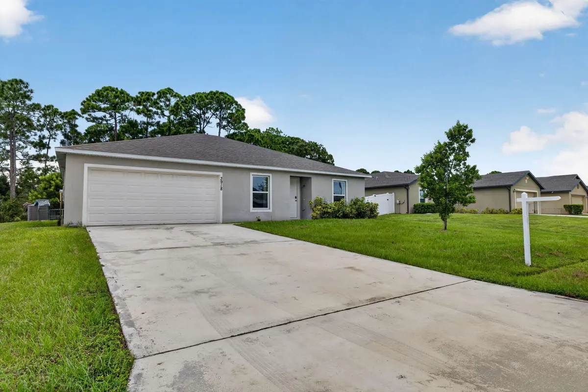 Front exterior at 3918 SW BRUNSWICK Street, Port St. Lucie