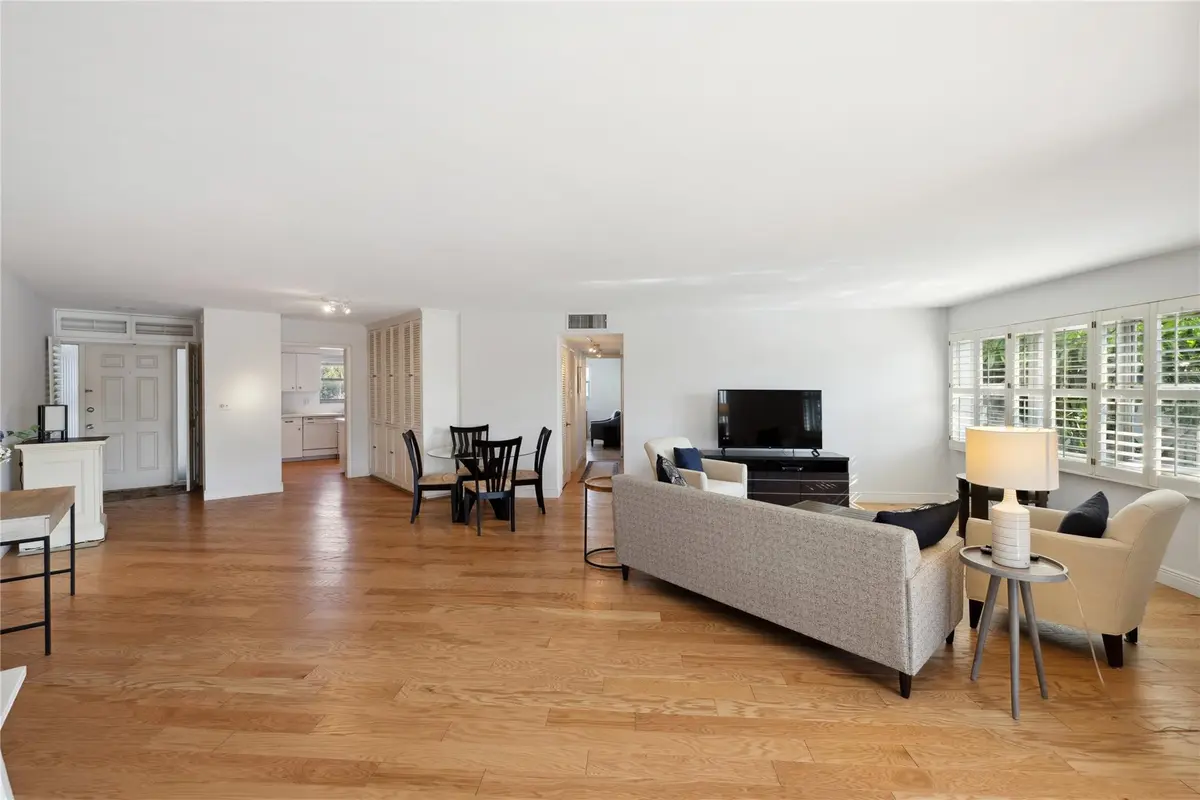 Photo 8 at 818 SE 4TH Street 201, Fort Lauderdale