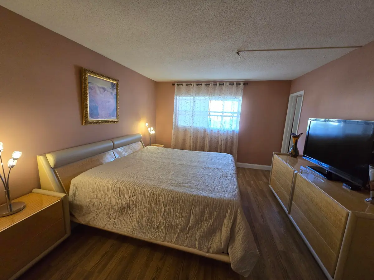 Master Br at 103 Oxford 400, West Palm Beach
