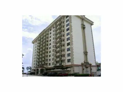 9195 COLLINS Avenue 709, Surfside – Condominium for rent