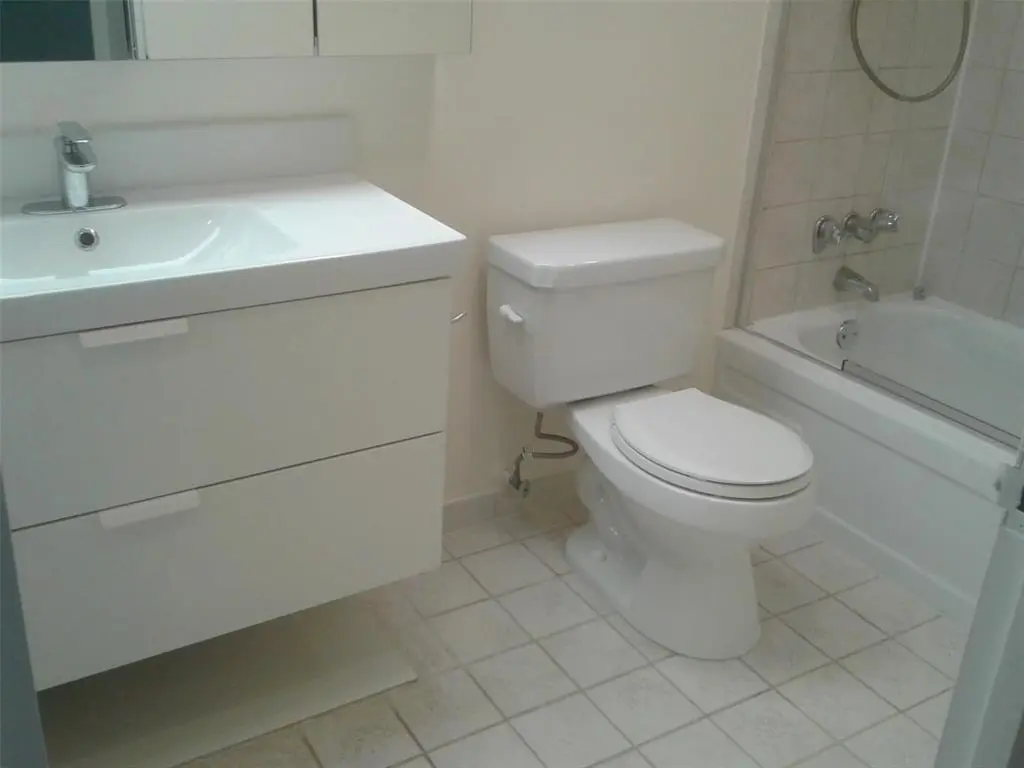 Bath at 9195 COLLINS Avenue 709, Surfside