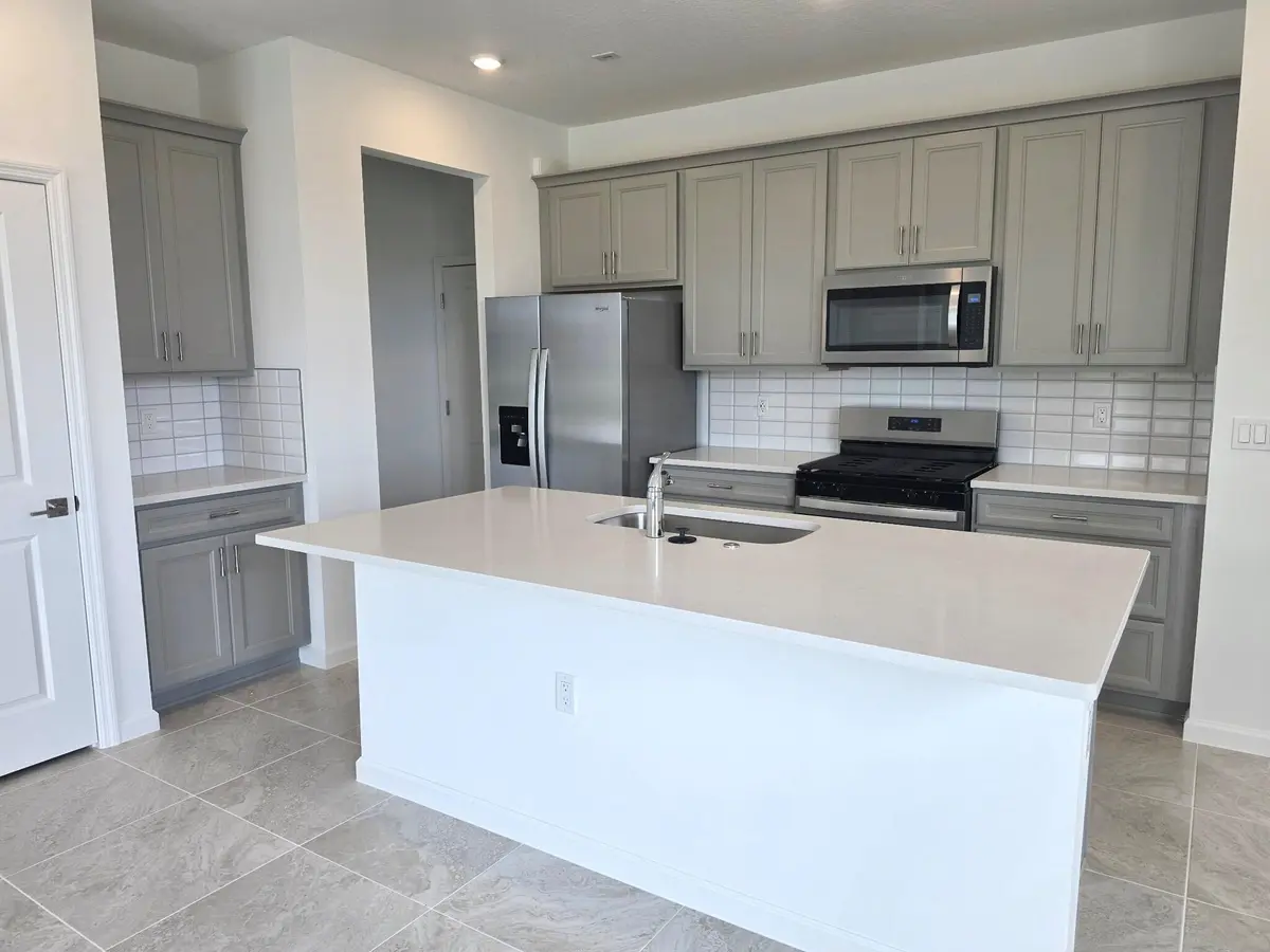 270 kitchen at 4484 Santa Maria Circle 270 Ascent, Vero Beach