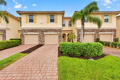 9523 SW Merlin Court, Stuart – Townhouse for sale