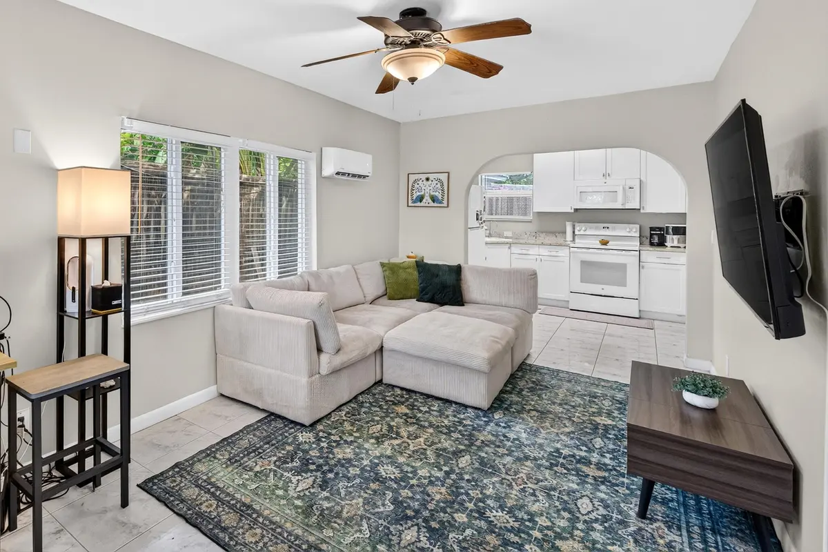 6 Guest House Living Kitchen at 1140 NE 17TH Avenue, Fort Lauderdale