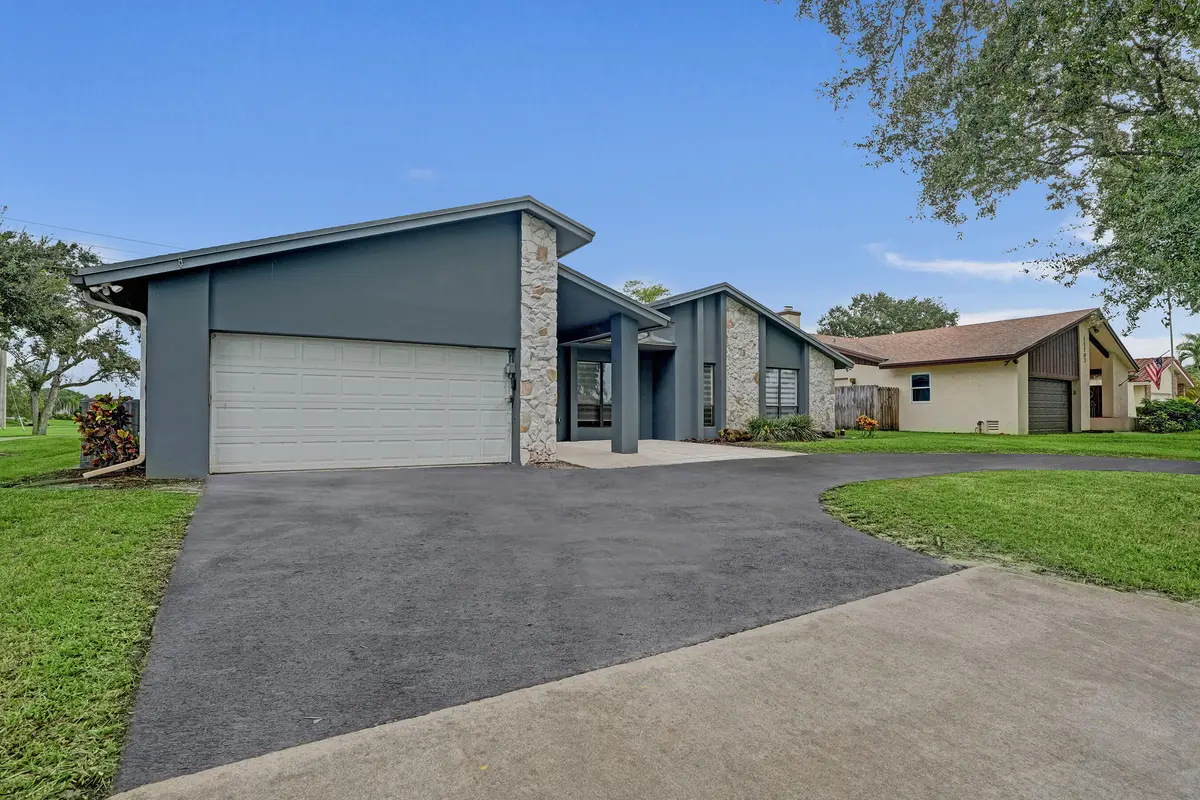DSC01412 at 11700 S ISLAND Road, Cooper City