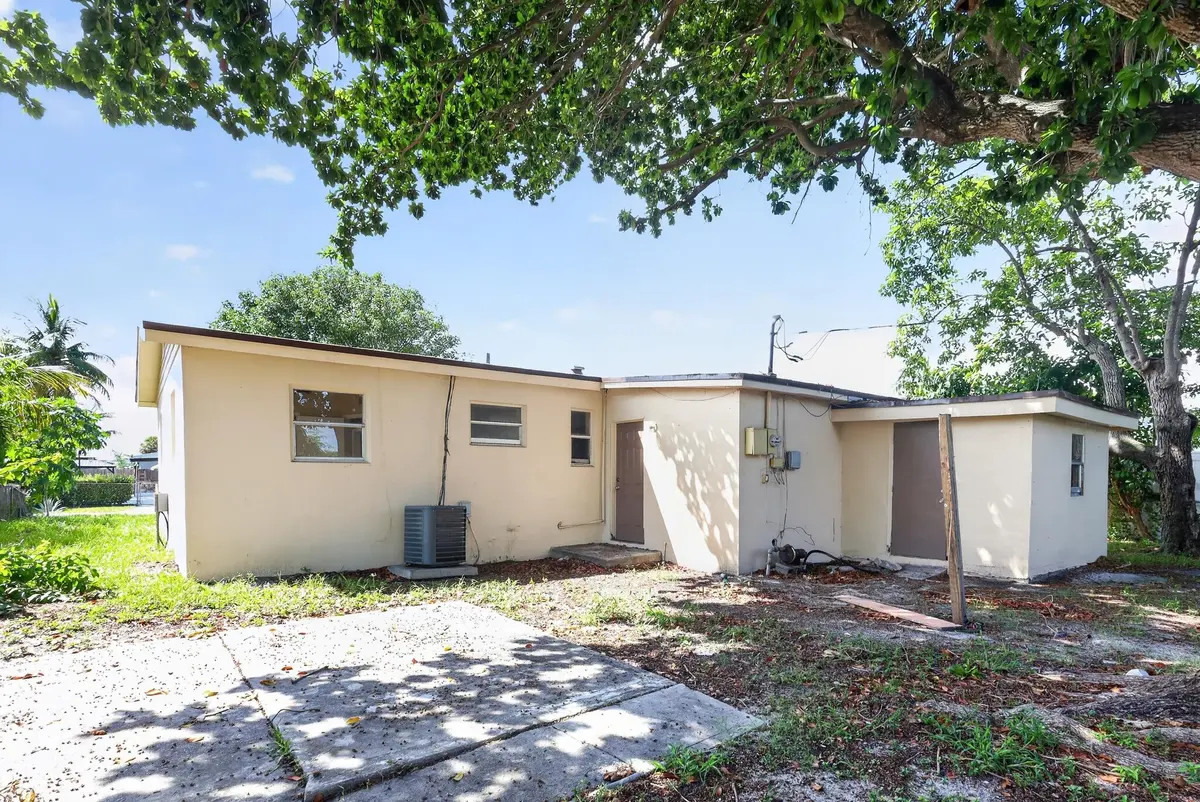2740 NW 2ND Street, Boynton Beach, FL – photo 1
