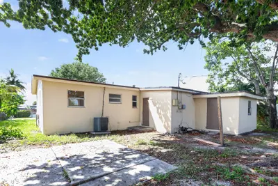 2740 NW 2ND Street, Boynton Beach – Single Family Residence for sale