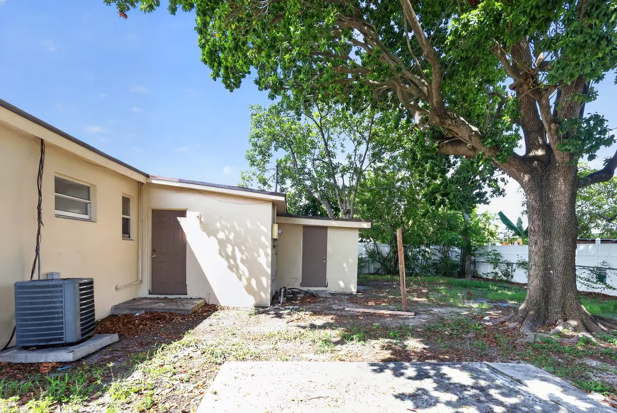 2740 NW 2ND Street, Boynton Beach, FL – photo 6