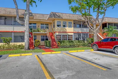 122 STRATFORD I, West Palm Beach – Condominium for sale