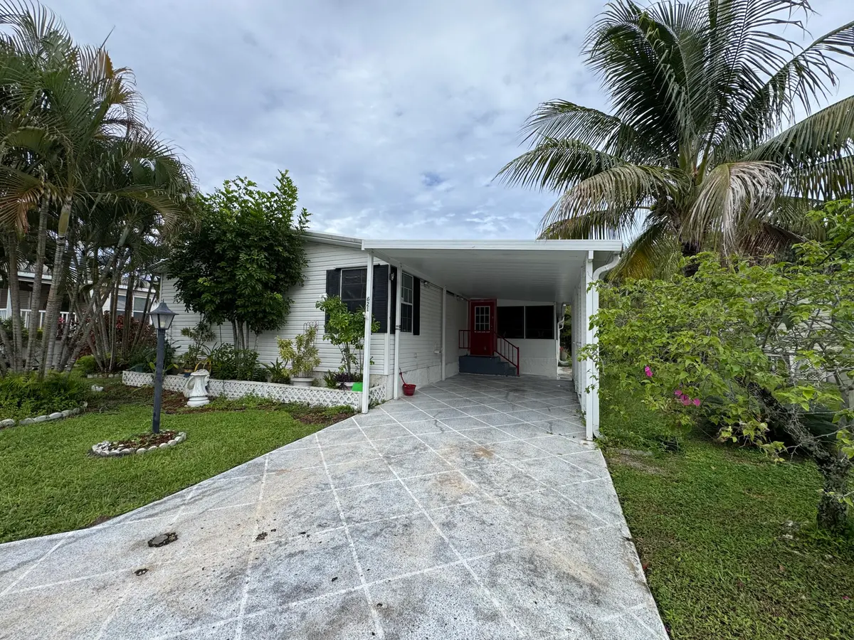 Front at 621 Sunny S Avenue, Boynton Beach