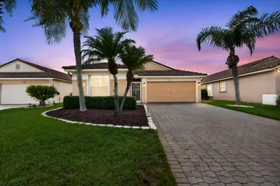 827 NW Greenwich Court, Port St. Lucie – Single Family Residence for sale